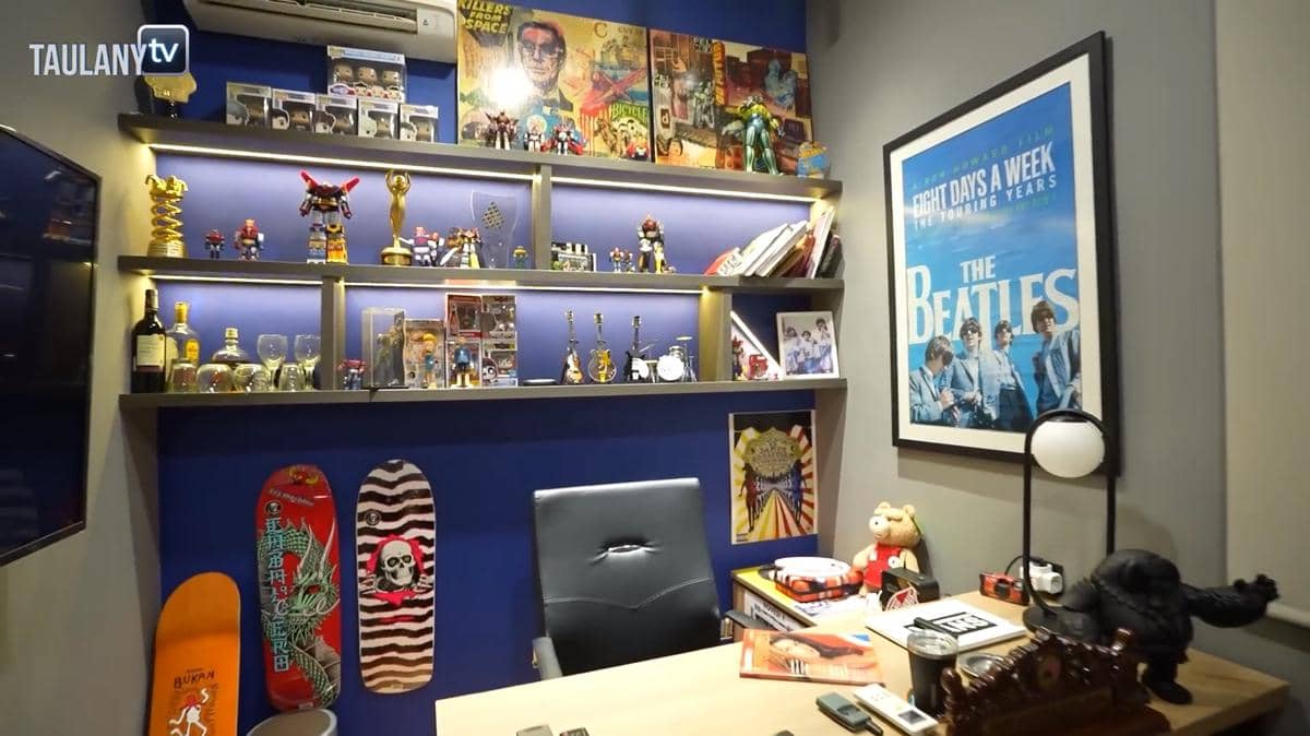 Potret kantor VINDES dalam dokumentasi yang diunggah melalui kanal YouTube Taulany TV, dengan suasana ruang kerja.