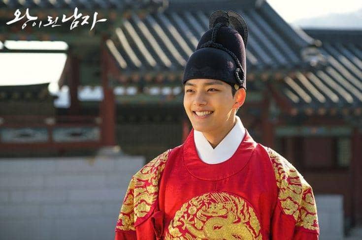 Yeo Jin Goo dalam drama The Crowned Clown