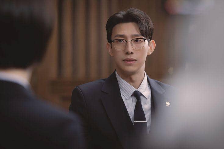 Kang Ki Young dalam drama Extraordinary Attorney Woo