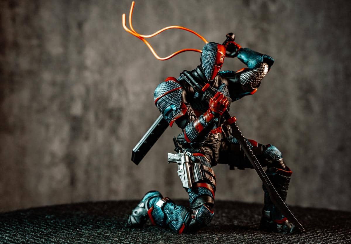 ilustrasi action figure
