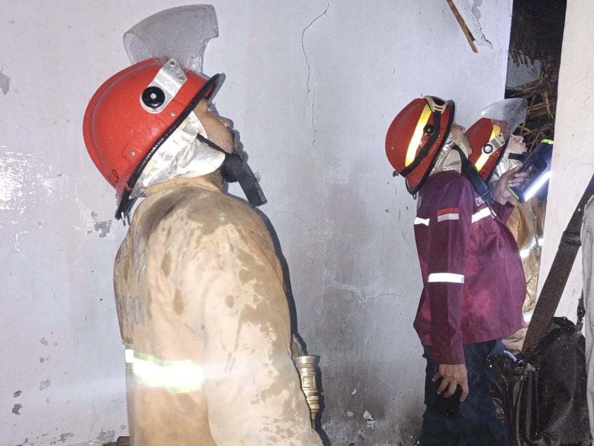 Api Bakar Mess Guru SD di Cirebon, Bangunan Utama Sekolah Selamat