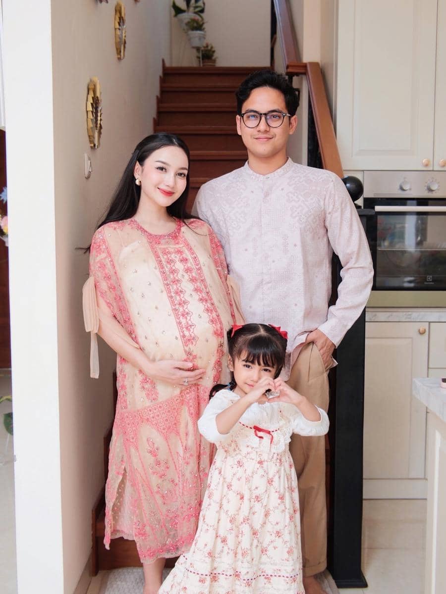 OOTD bumil ala Nanda Arsyinta