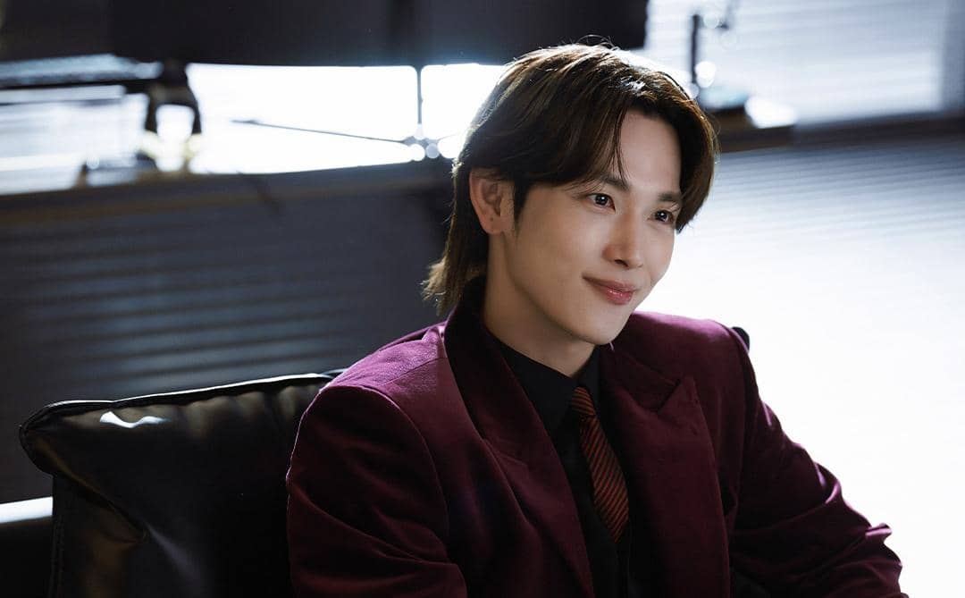 Im Si Wan tampil dalam salah satu adegan drama Korea Love in Disguise yang dipromosikan tvN di Instagram.
