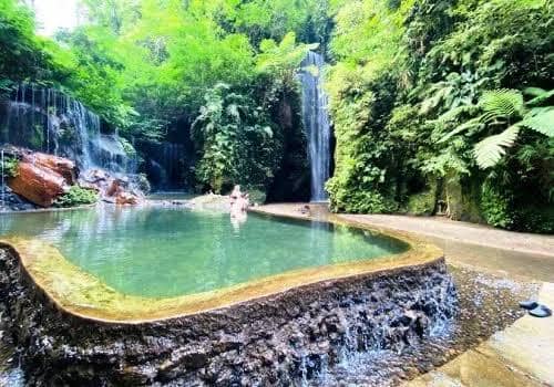 Suasana di pemandian alami di Goa Raja, Desa Jehem, Bangli.