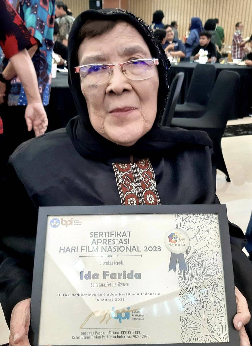 Mendiang sutradara Ida Farida