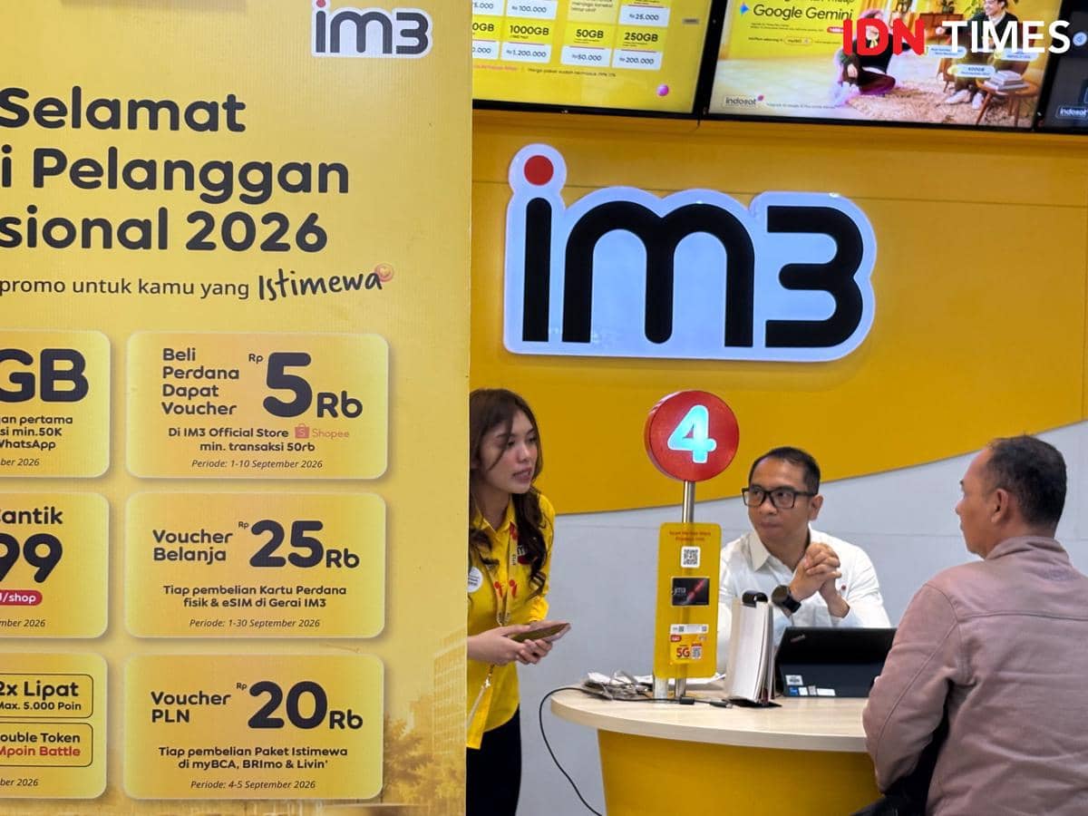 Jajaran manajemen  Indosat Ooredoo Hutchison turun langsung melayani pelanggan saat Hari Pelanggan Nasional (Harpelnas) 2026 di Semarang, Ju