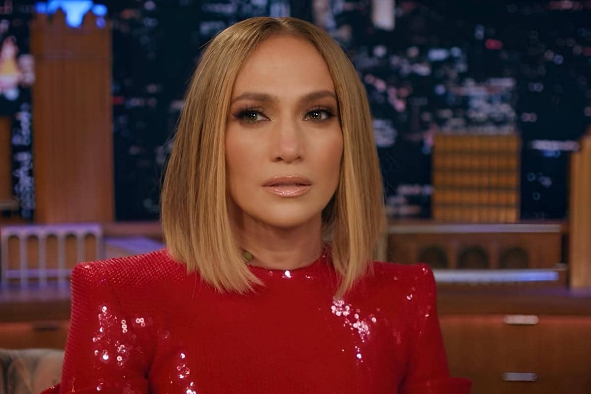 5 Langkah Skincare Jennifer Lopez, Kuliat Glowing di Usia 57