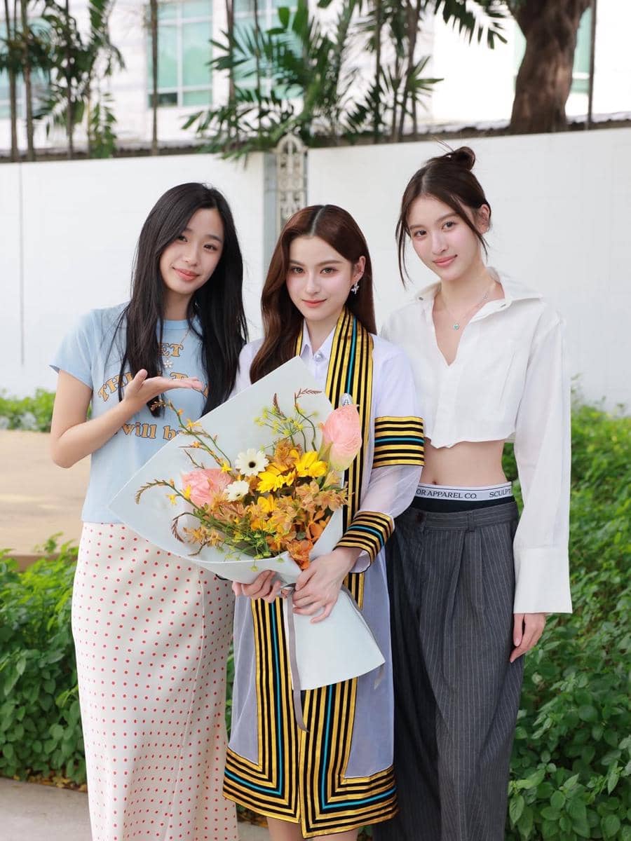 momen kelulusan Prim Chanikarn dari Chulalongkorn University