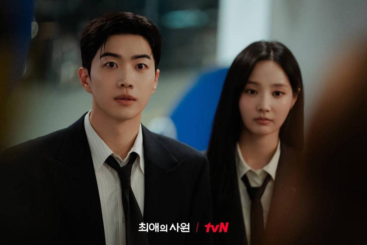 Cuplikan adegan drama Korea My Bias, My Boss produksi tvN yang digunakan sebagai materi promosi resmi.