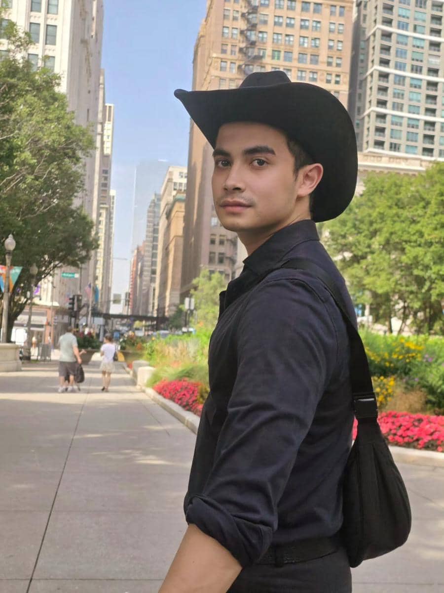 Prilly Latuconsina dan Omara jalan-jalan di pusat Kota Chicago