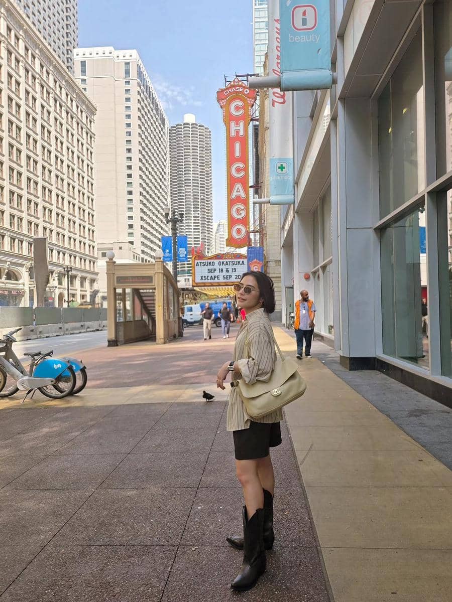 Prilly Latuconsina dan Omara jalan-jalan di pusat Kota Chicago