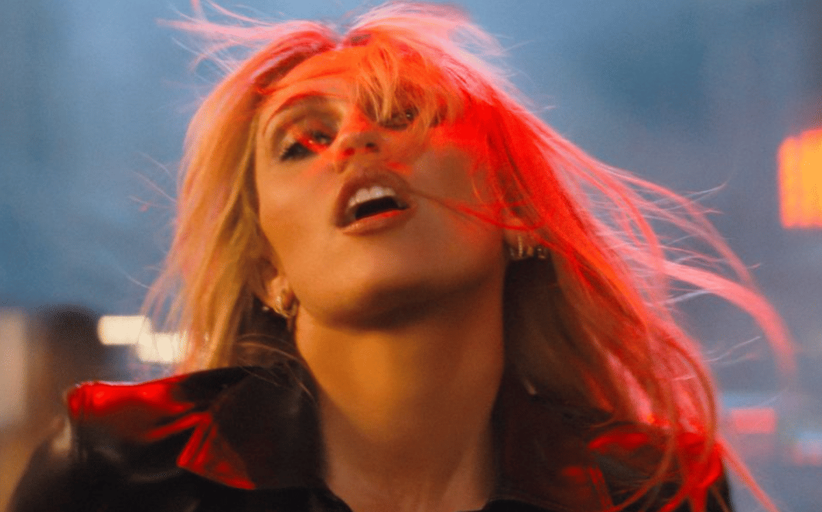 Lirik Lagu Bass Persuades - MILEY dan Maknanya, Single dari Album Baru