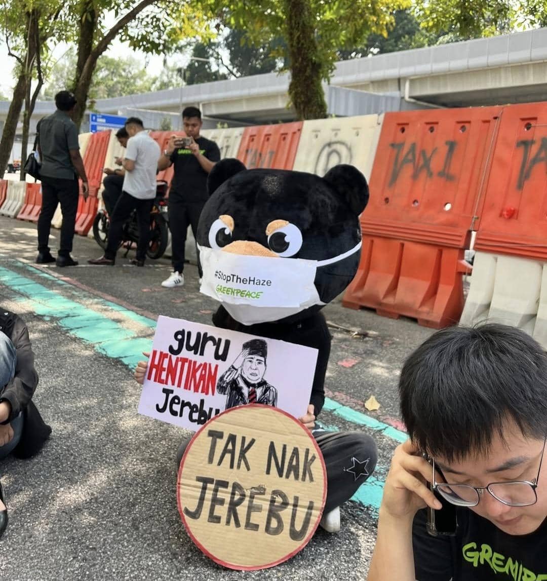 demo, kabut asap, KBRI Malaysia, Greenpeace Malaysia