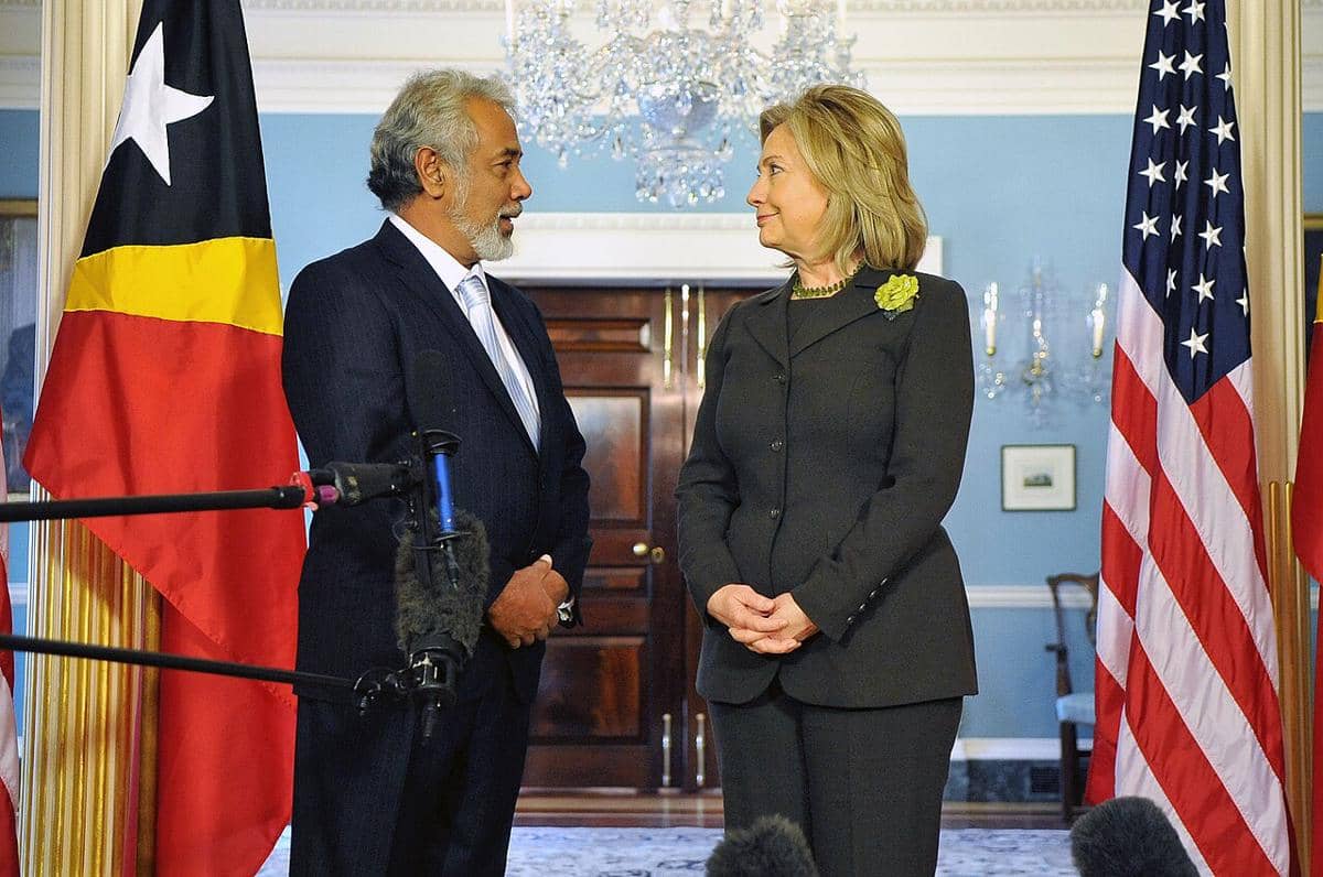 Perdana Menteri Timor Leste, Xanana Gusmao, saat bertemu dengan Menteri Luar Negeri AS, Hillary Clinton, pada 24 Februari 2011.