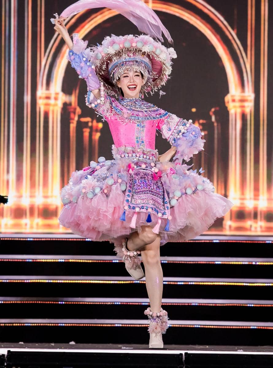 Miss Vietnam di Dances of The World Miss World 2026