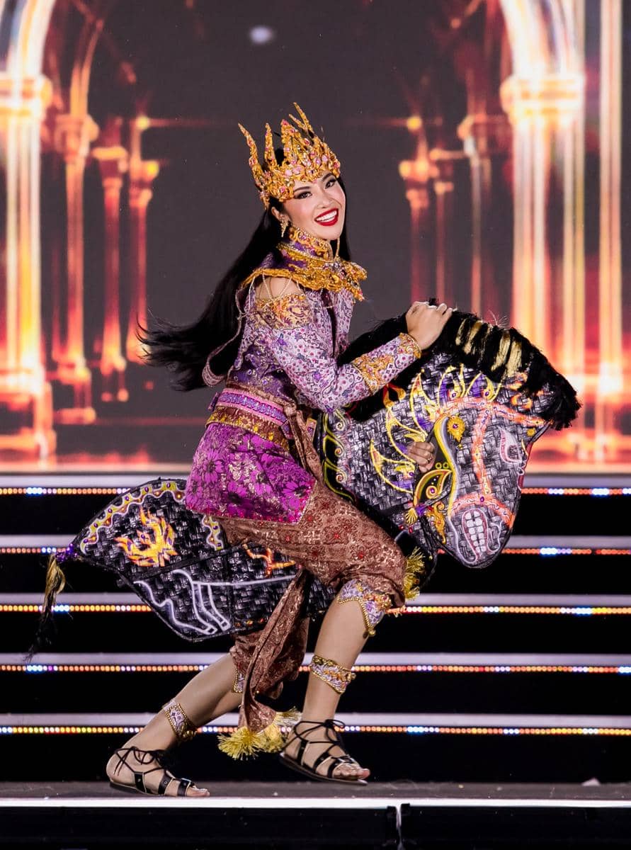 Miss Indonesia di Dances of The World Miss World 2026
