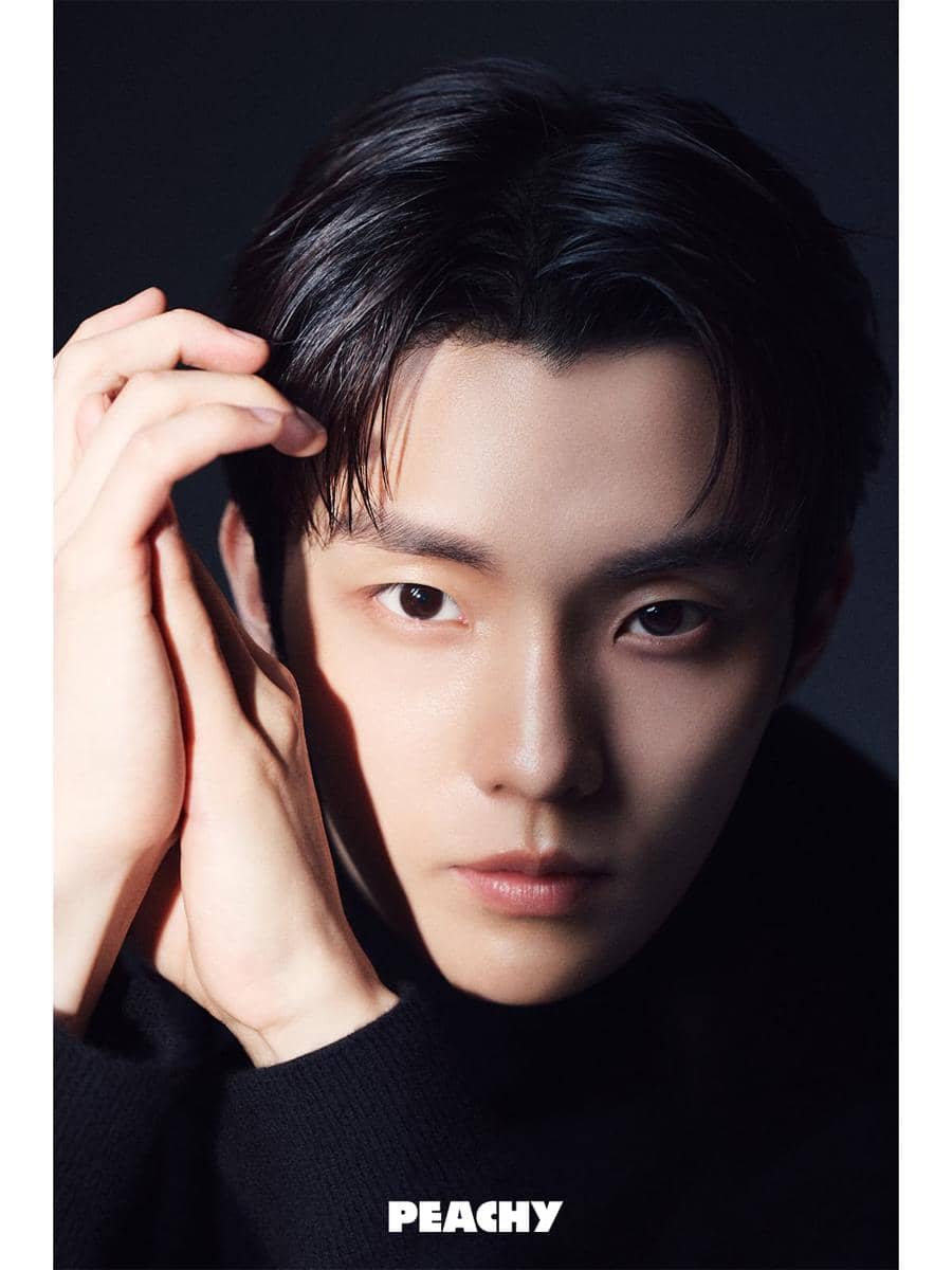 Potret Q dari grup THE BOYZ yang dibagikan melalui akun Instagram @everything.is.peachy dalam sebuah unggahan.
