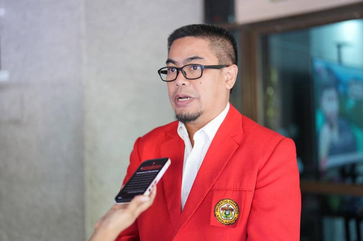 Prof. Sukri Dekan FISIP Unhas sekaligus promoto gelar doctor honoris causa Xanana Gusmao. (Dok. Unhas)