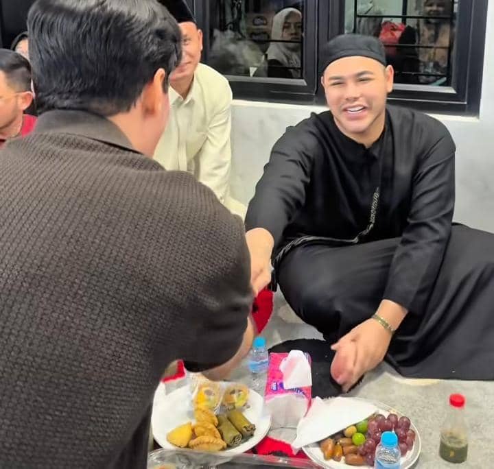 Ivan Gunawan bikin acara Maulid Nabi di Masjid Durrotul Quran