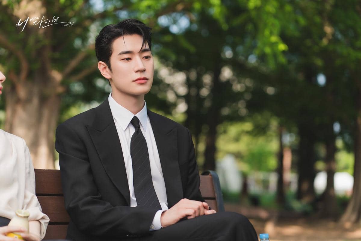 Still cut drama Dive into You yang dirilis Viki, memperlihatkan salah satu adegan dari serial tersebut.