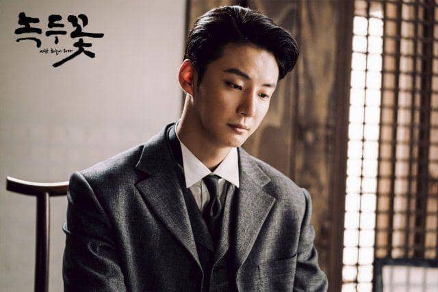 Aktor Yoon Shi Yoon tampil dalam salah satu adegan drama Korea Nokdu Flower produksi stasiun televisi SBS.