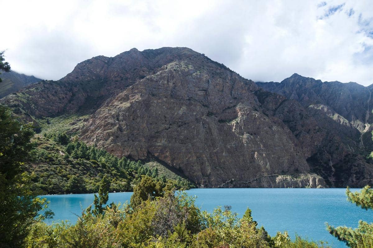 ilustrasi Danau Shey Phoksundo