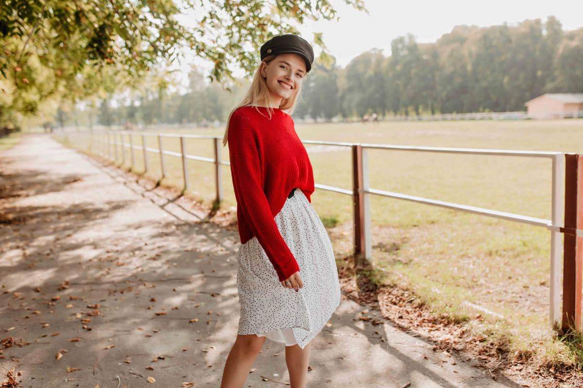 5 Tips Outfit Warna Cerah yang Cocok buat Musim Kemarau