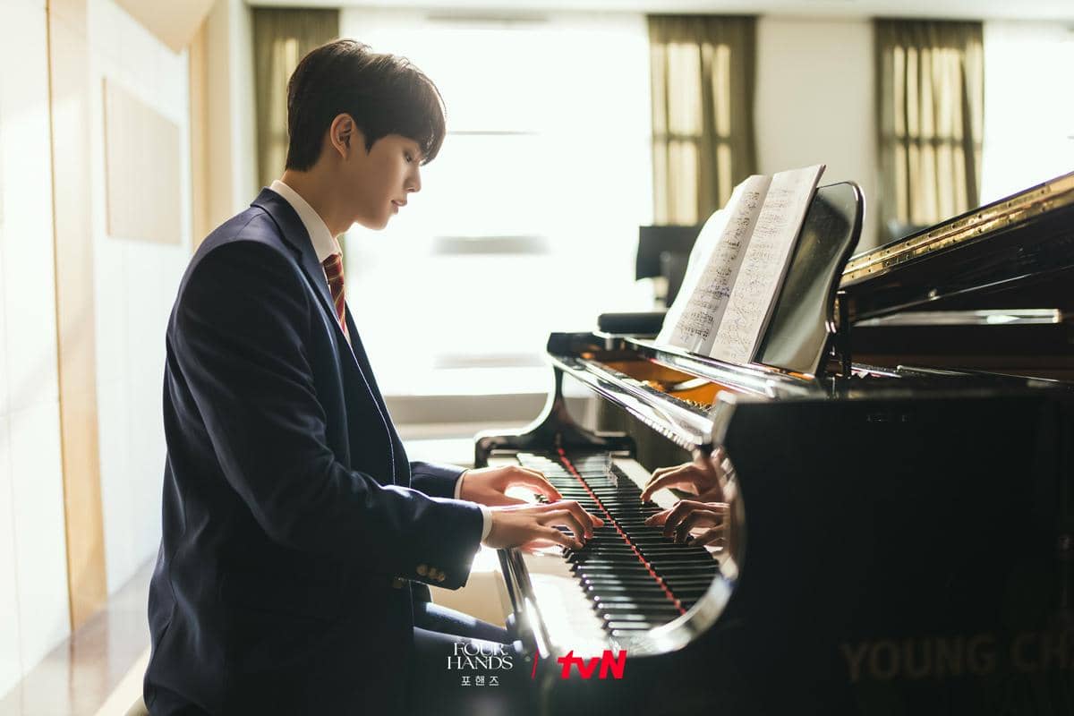 7 Pressure Kang Pi O sebagai Pianis Muda di Four Hands, Two Sonatas
