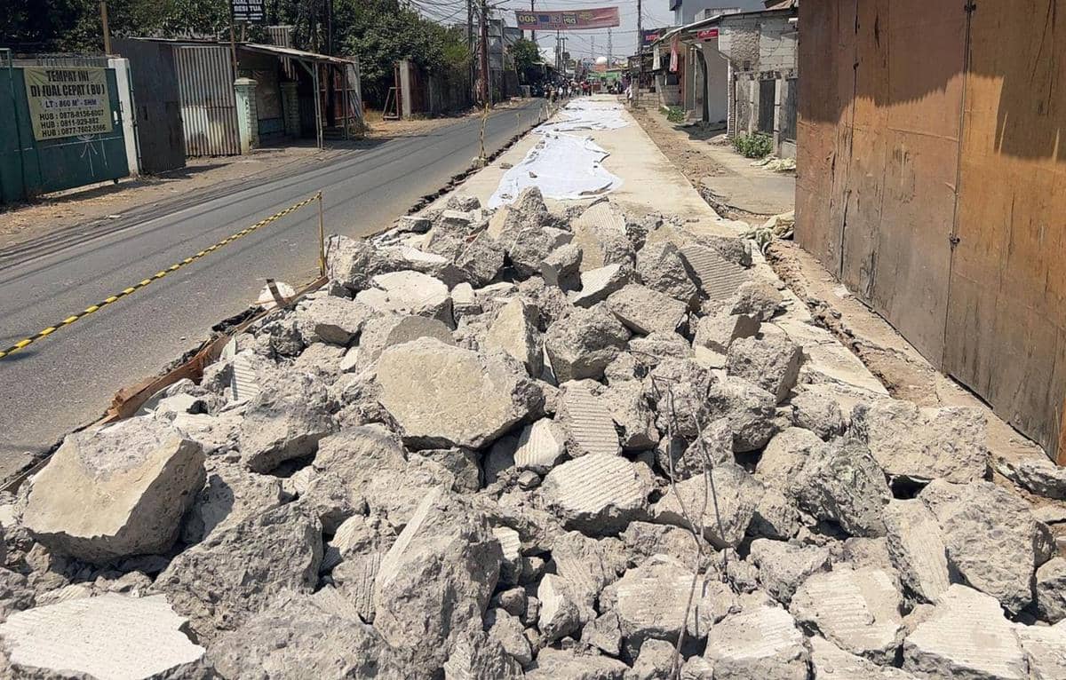 Cor Beton Jalan Pakuhaji Retak, Pemkab Tangerang: Harus Dibongkar  