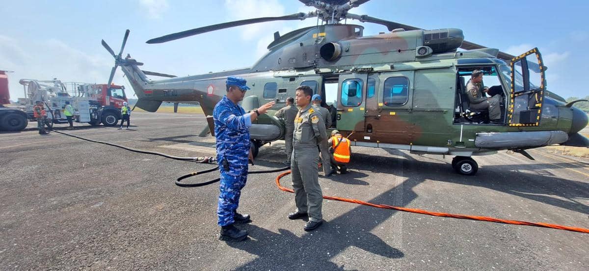TNI AU Kerahkan Helikopter Caracal Padamkan Karhutla di Wilayah IKN
