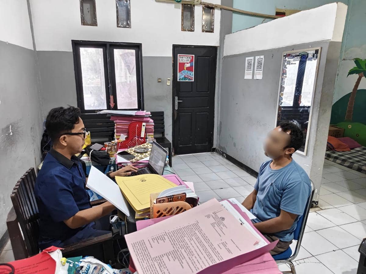 Dokumentasi Polres Sumba Barat Daya terkait guru tersangka pencabulan terhadap belasan murid sekolah dasar.