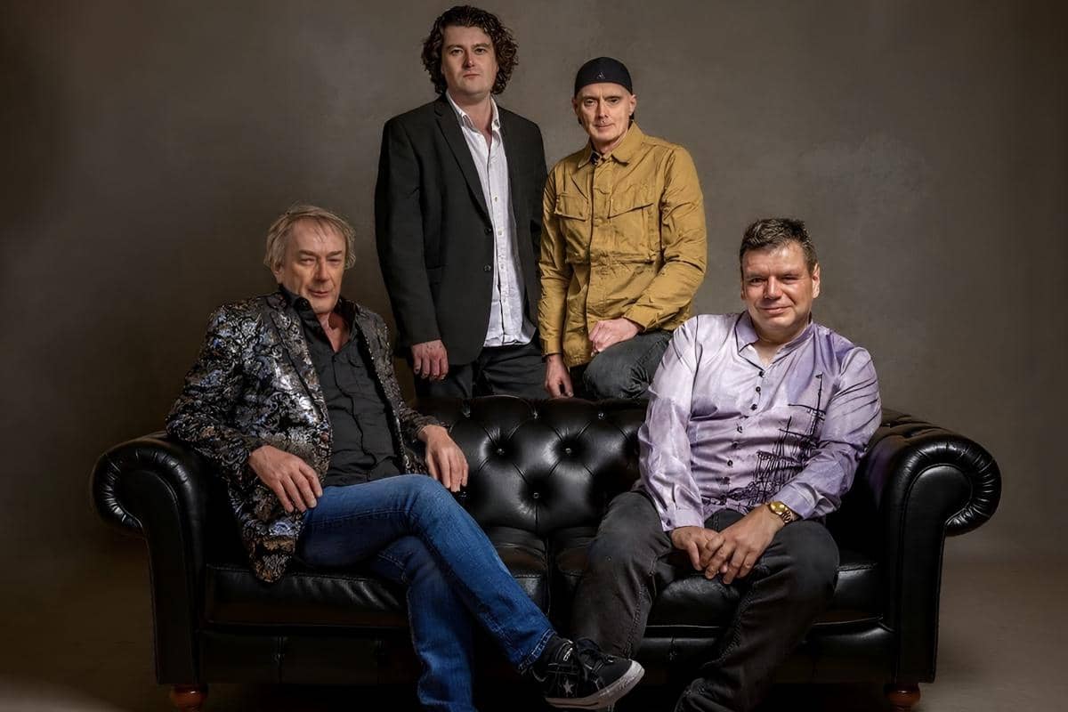 5 Supergroup Rock yang Berhasil Satukan Para Musisi Hebat