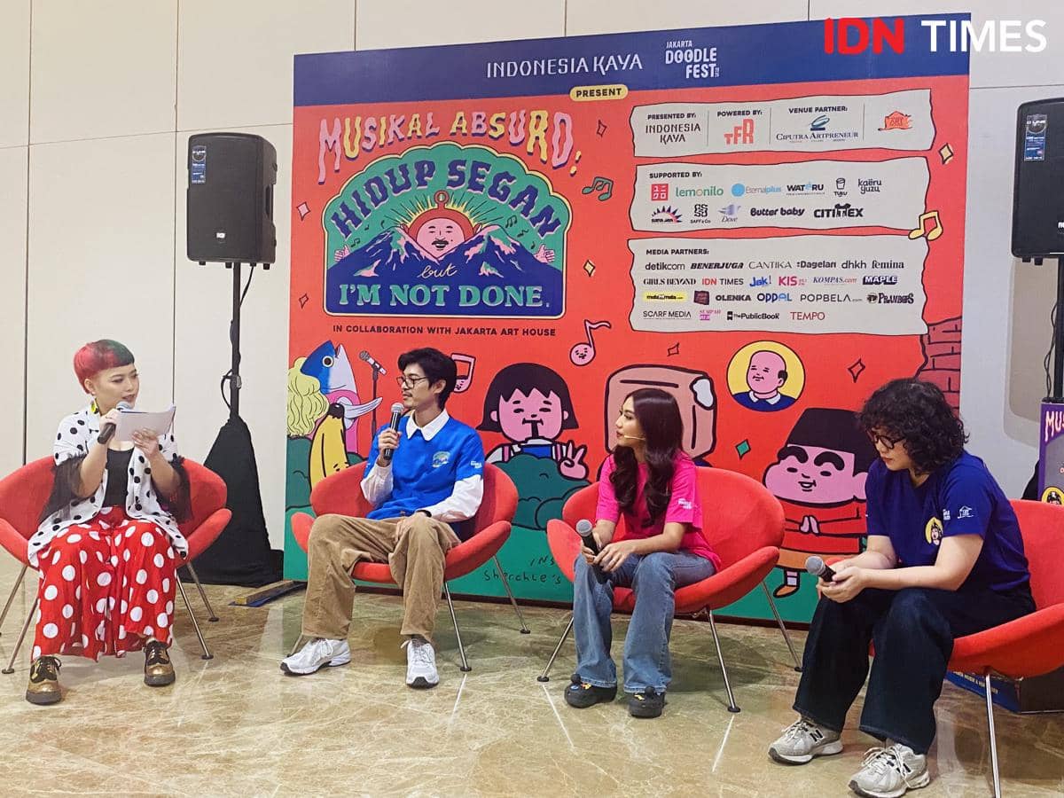 Suasana konferensi pers Musikal Absurd: Hidup Segan But I’m Not Done bersama pihak yang terlibat dalam produksi