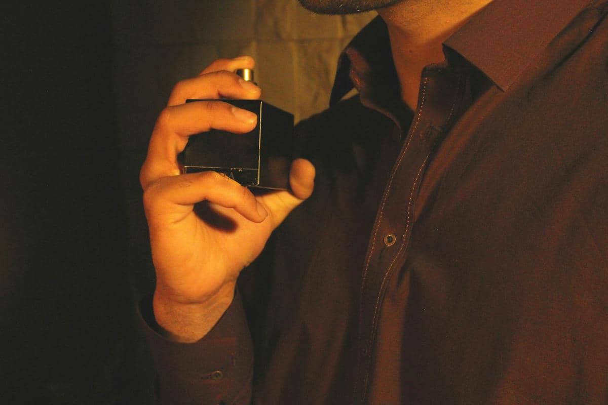 cara membuat parfum tahan lama saat cuaca panas