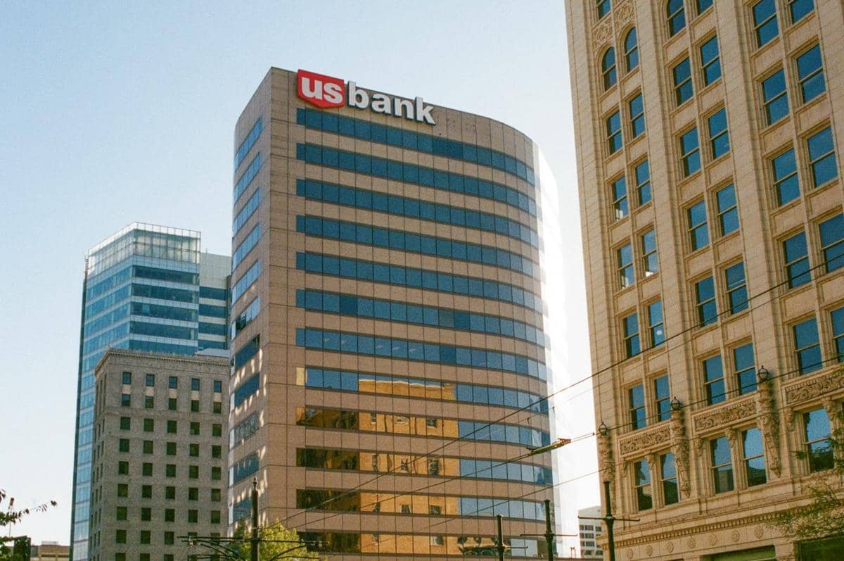 Sebuah bank di Amerika Serikat.