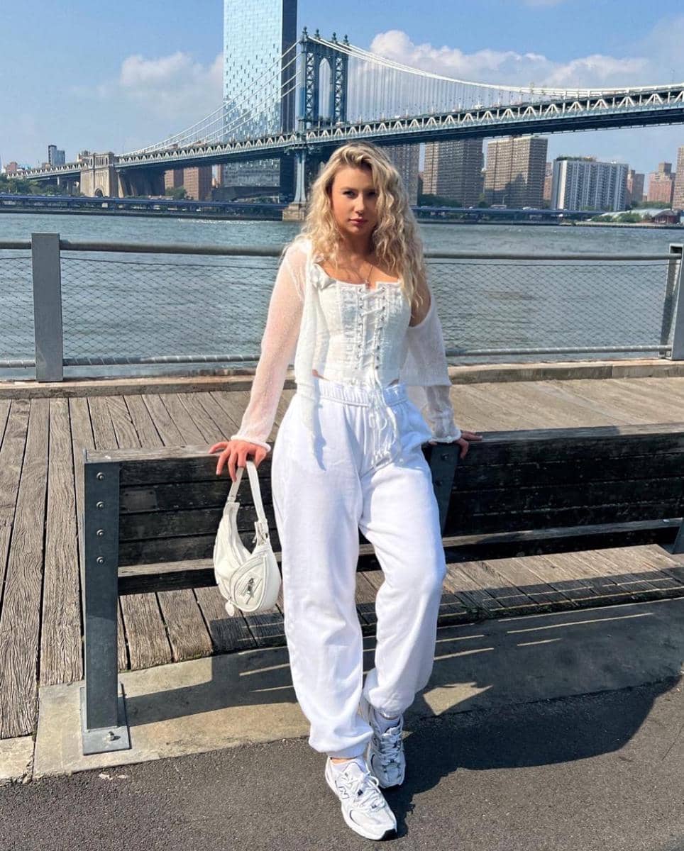 Ide OOTD ala Veronica Leahov
