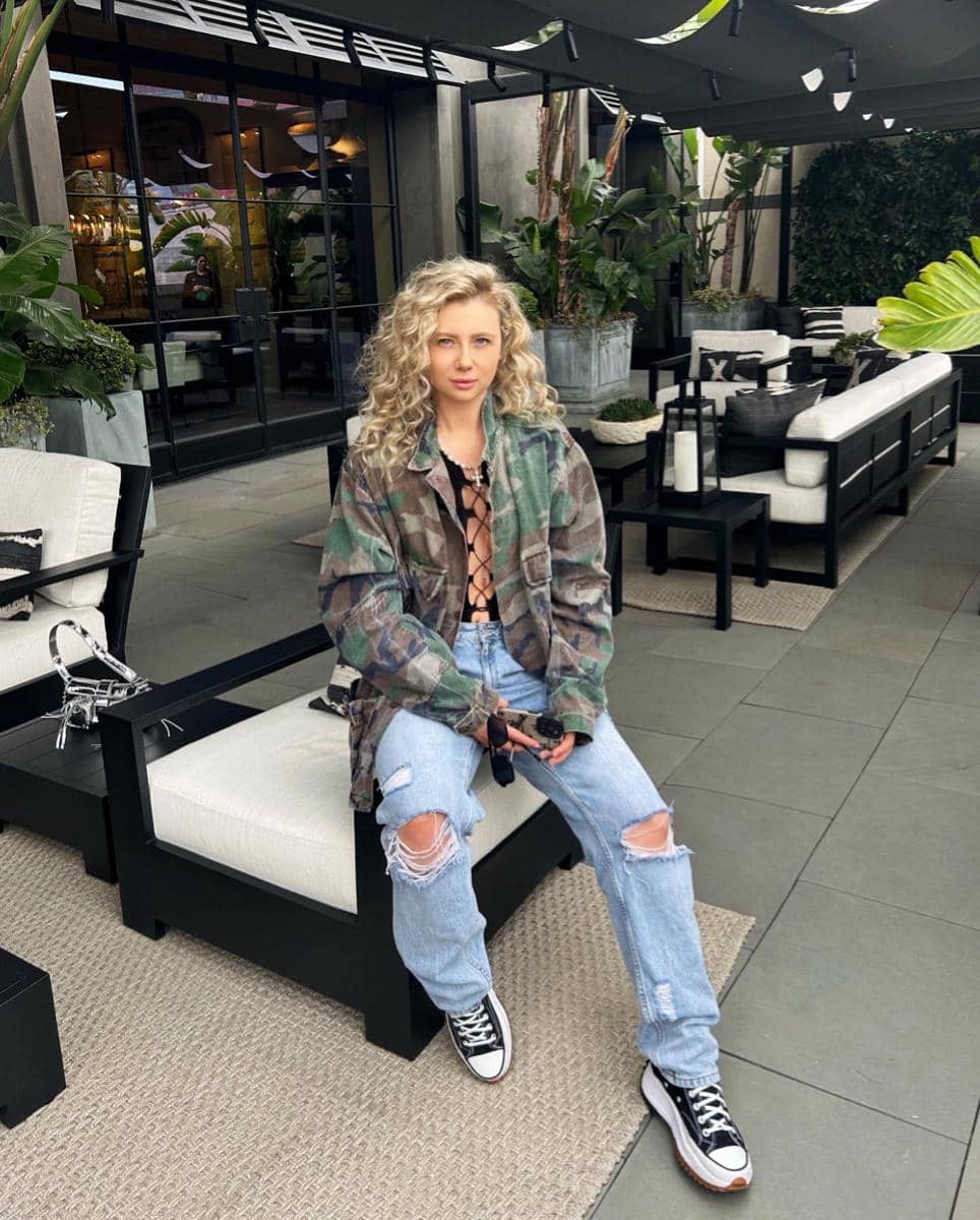 Ide OOTD ala Veronica Leahov