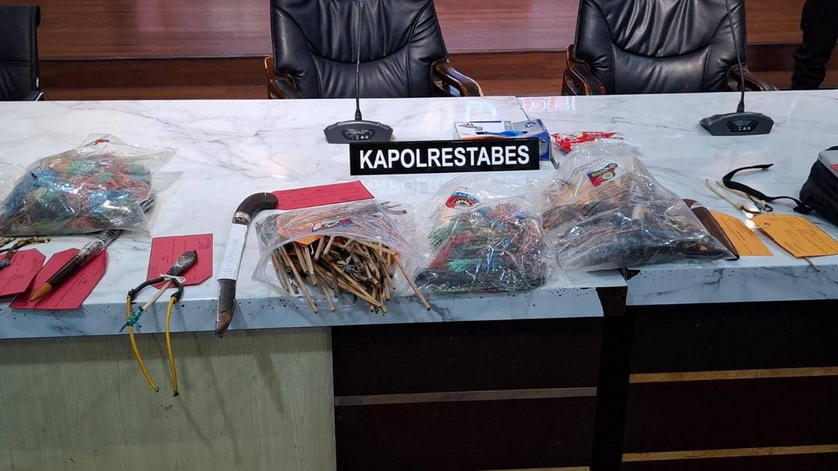 Dalam sebulan terakhir, Polrestabes Makassar bersama jajaran Polsek membongkar puluhan kasus kejahatan jalanan yang meresahkan warga Kota Ma