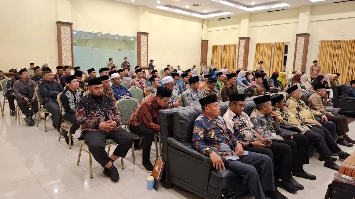 Rektor UIN Alauddin Makassar, Prof. Hamdan Juhannis, berbicara pada kegiatan sertifikasi calon pembimbing haji di Kota Makassar, Sulawesi Selatan. (IDN Times/Darsil Yahya)