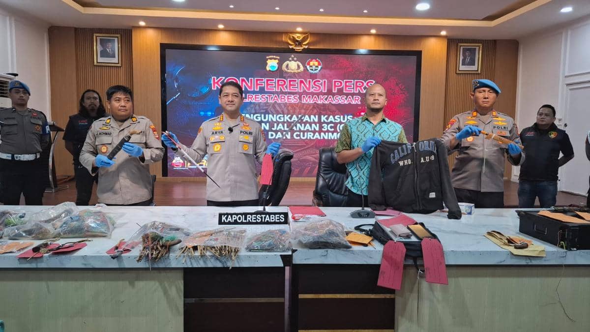 Polrestabes Makassar Sita 191 Sajam, Tangkap 47 Pelaku Kejahatan Jalan