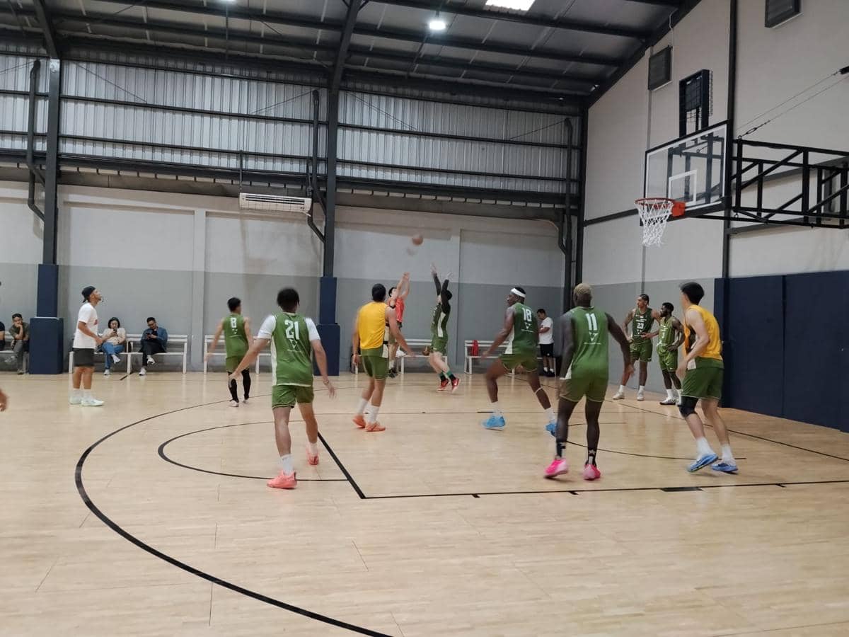 CdM mengunjungi pemusatan latihan Timnas Basket Indonesia sebagai persiapan menghadapi Asian Games 2026.