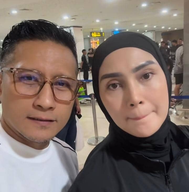 Arie Untung dan istri