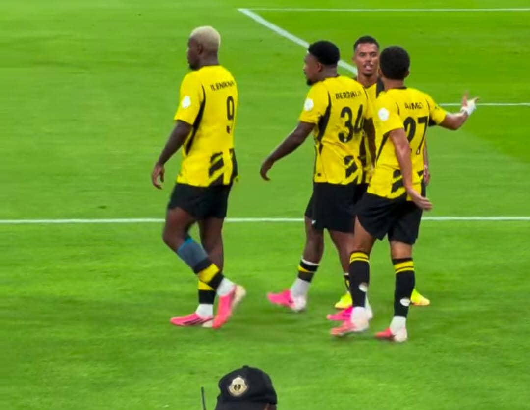 Fitri Carlina menyaksikan pertandingan Al-Nassr melawan Ittihad di Saudi Pro League musim 2026/2027.