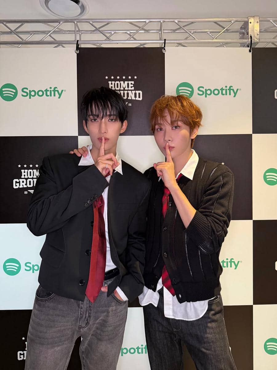 DK dan Seungkwan SEVENTEEN di T1 Home Ground