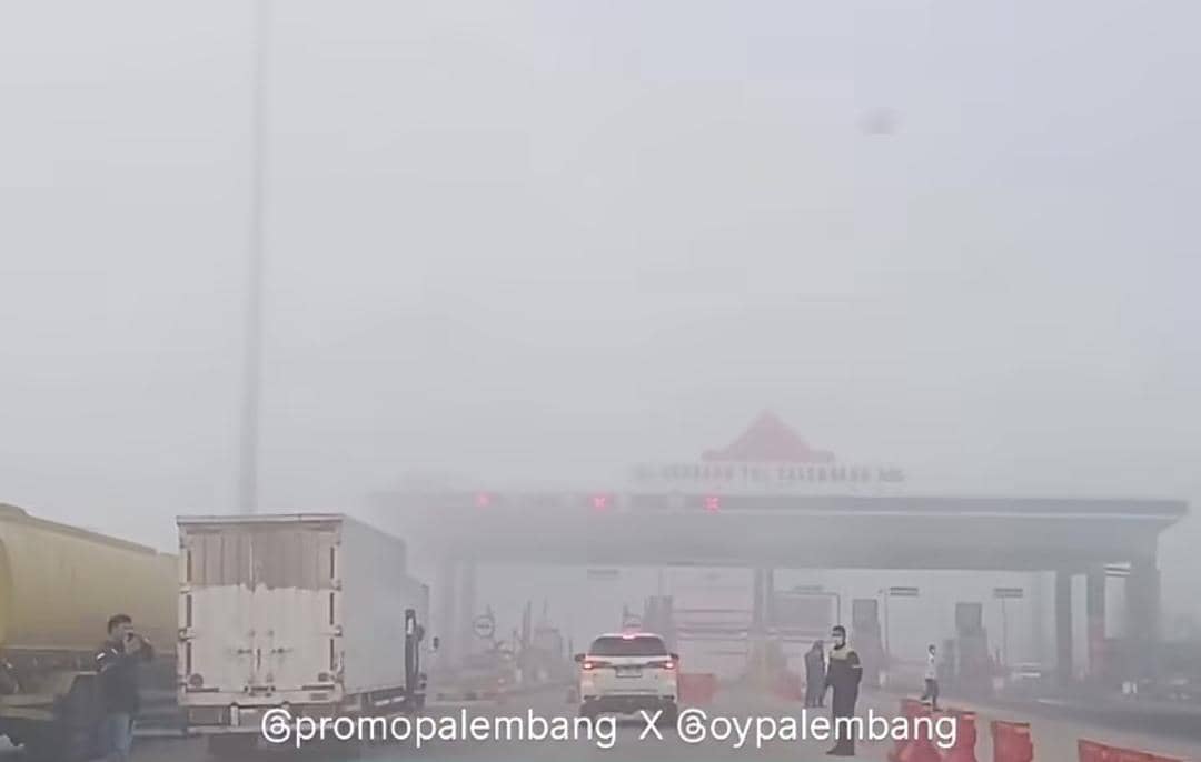 Gerbang Tol Palembang Tutup Karena Kabut Asap, Pengendara Putar Balik