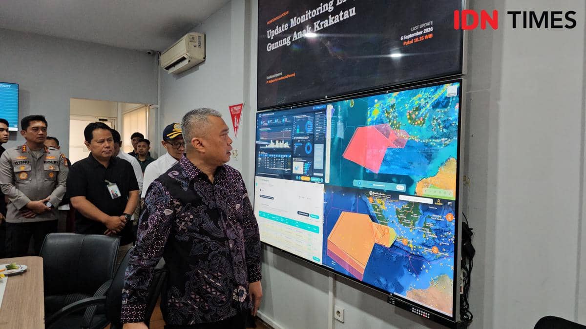 Potret Menteri Perhubungan Dudi Purwagandhi dalam dokumentasi IDN Times karya Maya Aulia Aprilianti.