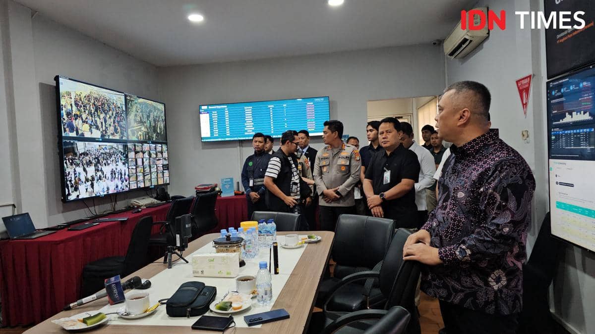 Potret Menteri Perhubungan Dudi Purwagandhi dalam dokumentasi IDN Times karya Maya Aulia Aprilianti.