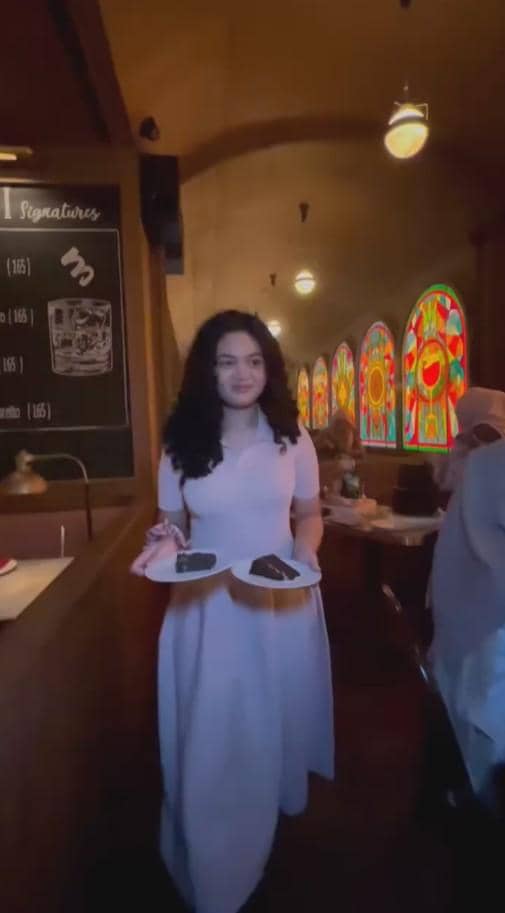 Ulang Tahun ke-15 Amora Lemos (instagram.com/krisdayantilemos)