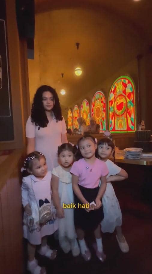 Ulang Tahun ke-15 Amora Lemos (instagram.com/krisdayantilemos)