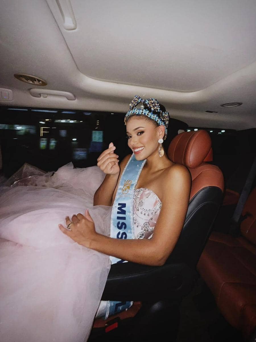 Potret Penobatan Joheirry Mola sebagai Miss World 2026